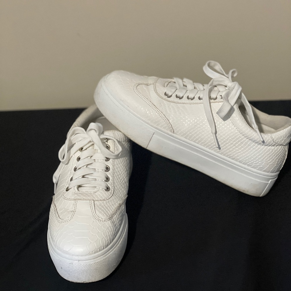 PrettyLittleThing Textured White Sneakers